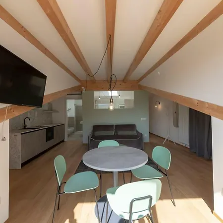 Cooper L Cooper Apartment *