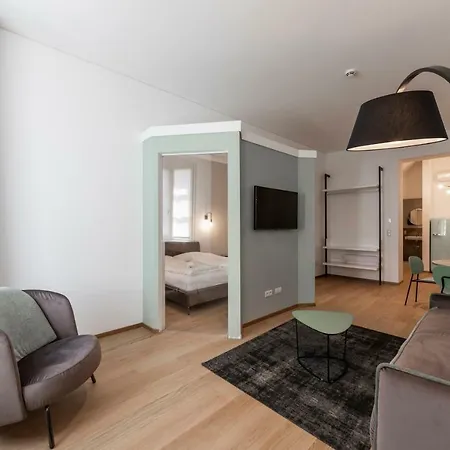Cooper L Cooper Apartment *