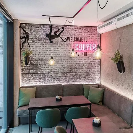 Apartment Cooper L Cooper *
